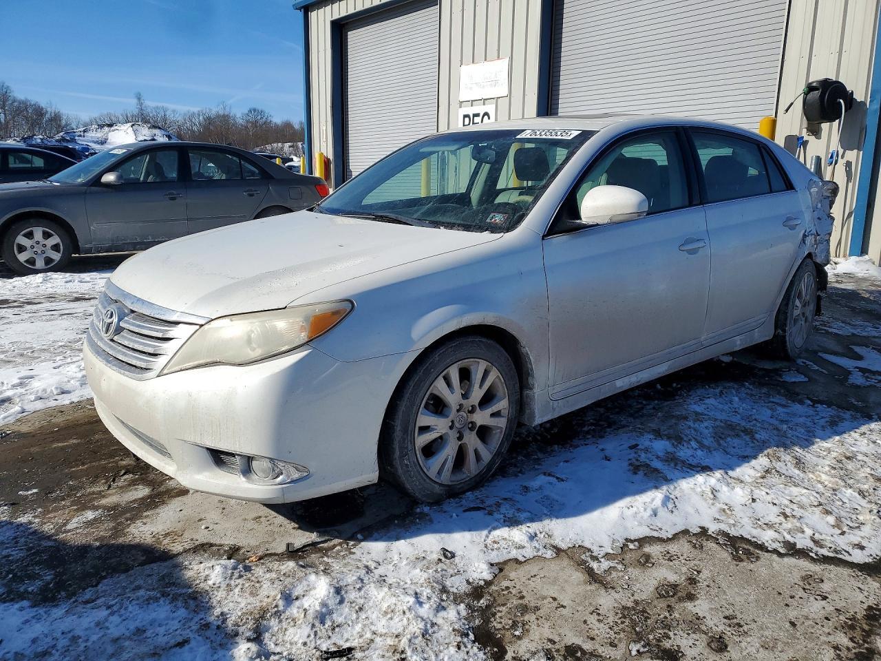 2011 TOYOTA Avalon
