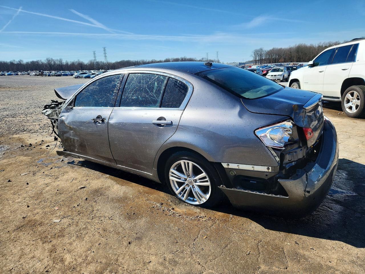 2011 INFINITI G37