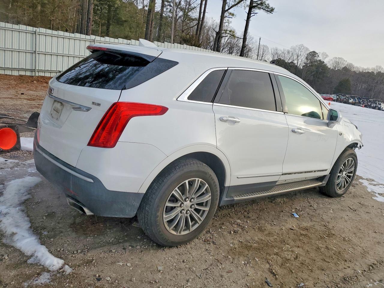 2017 CADILLAC XT5