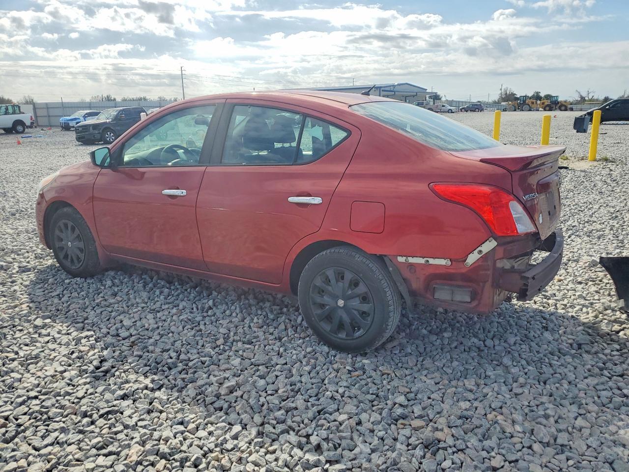 2017 NISSAN VERSA