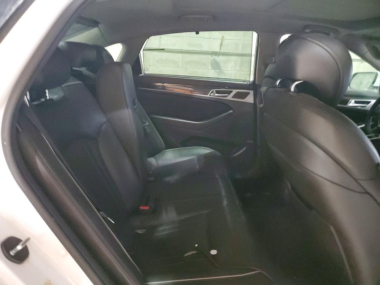 2015 HYUNDAI GENESIS