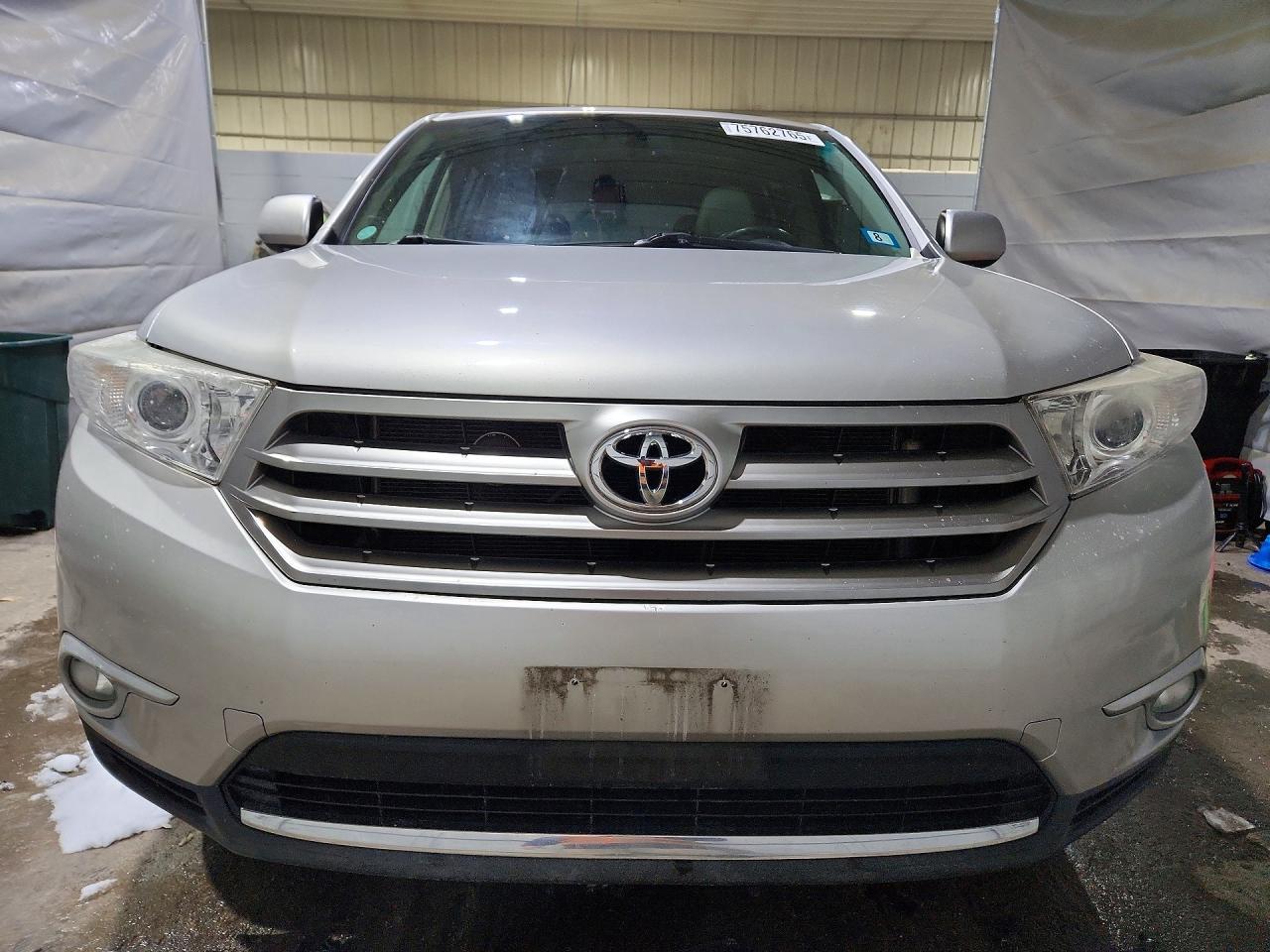 2011 TOYOTA HIGHLANDER