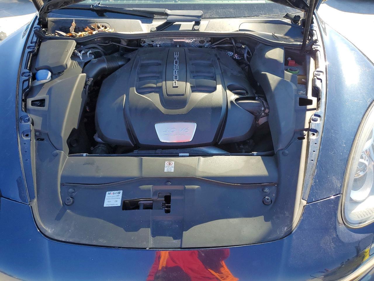 2013 PORSCHE CAYENNE