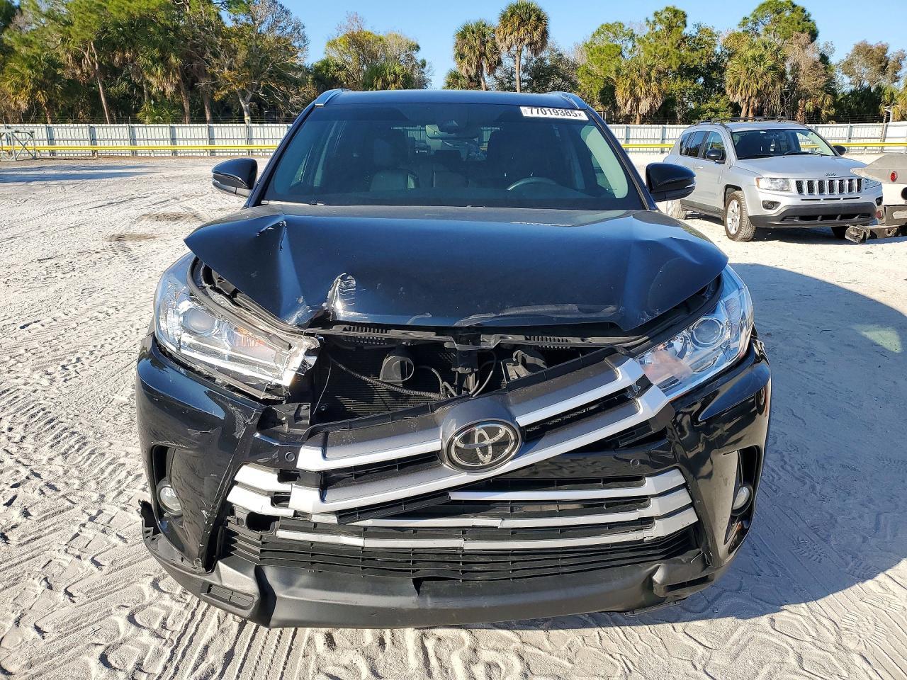 2017 TOYOTA HIGHLANDER
