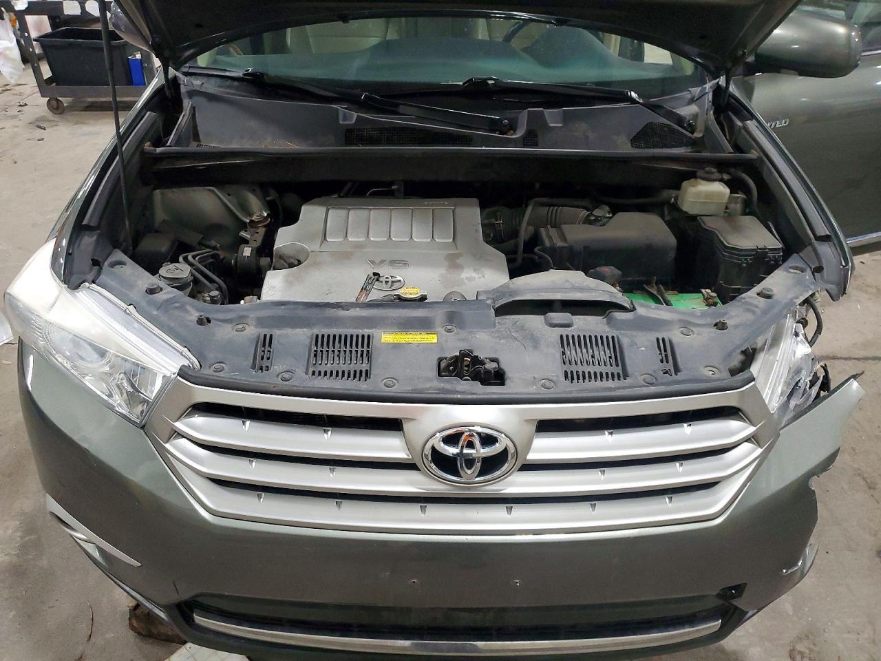 2012 TOYOTA HIGHLANDER