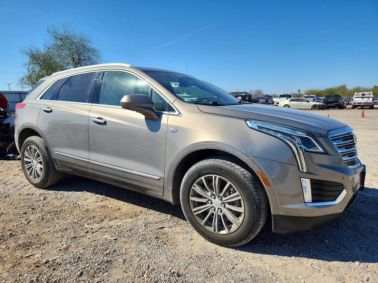2017 CADILLAC XT5