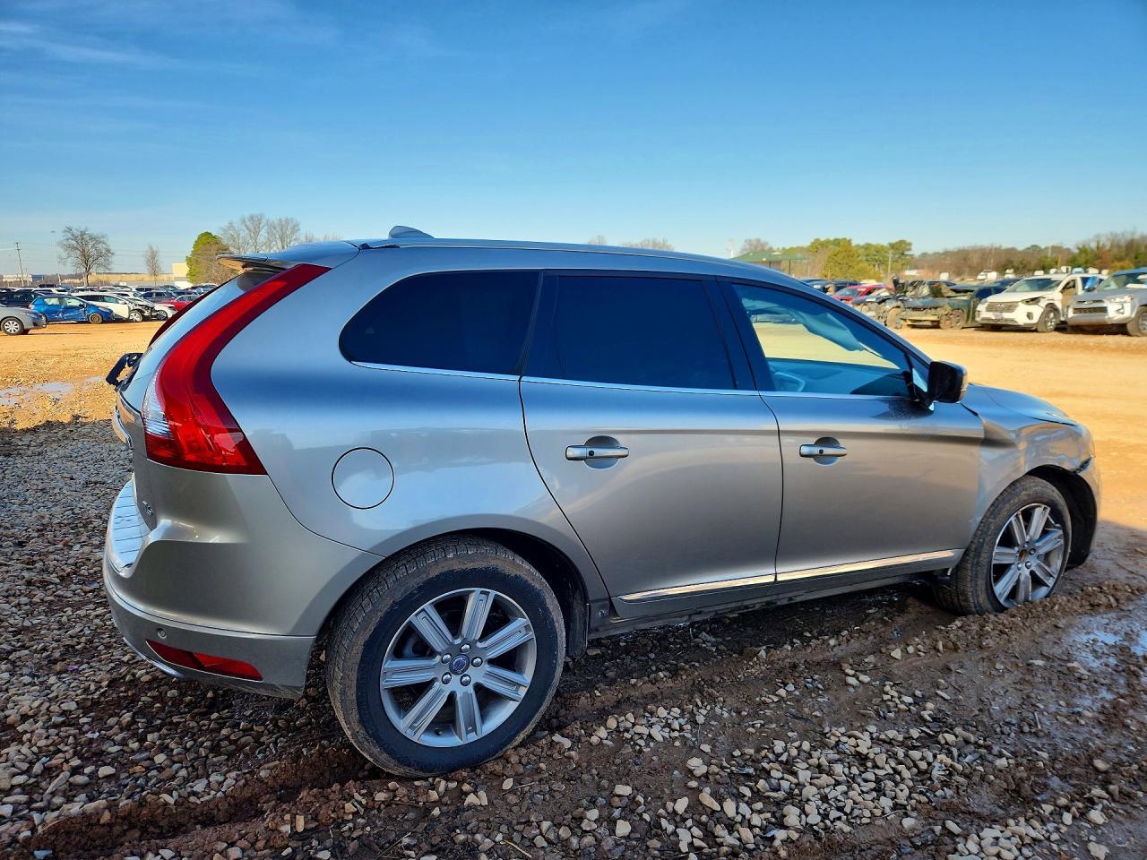 2016 VOLVO XC60