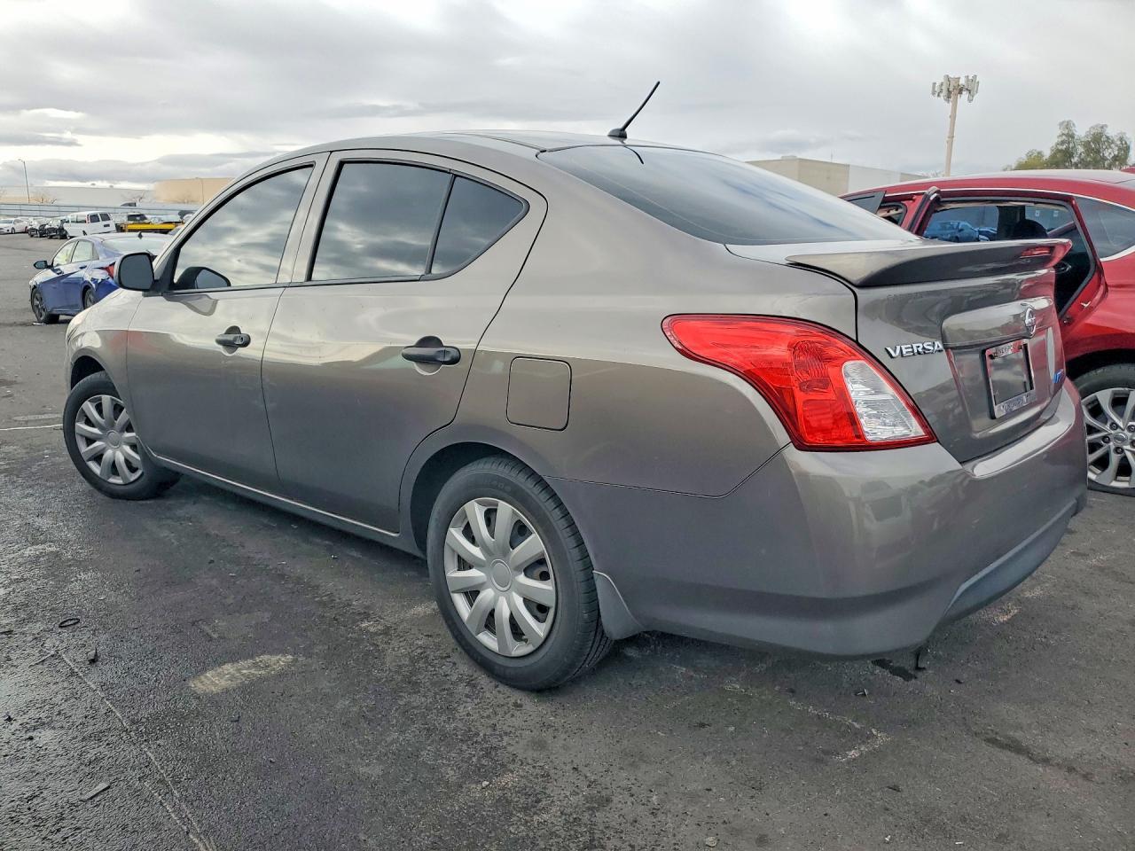 2015 NISSAN VERSA