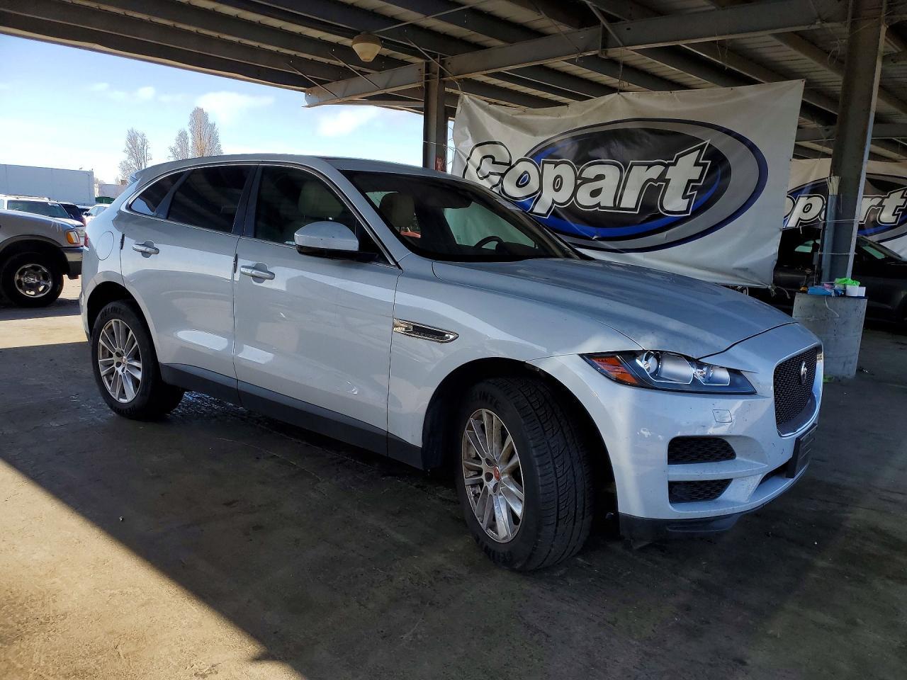 2017 JAGUAR F-Pace