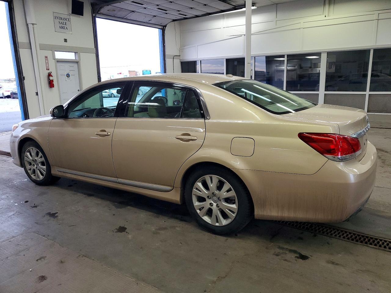 2011 TOYOTA Avalon