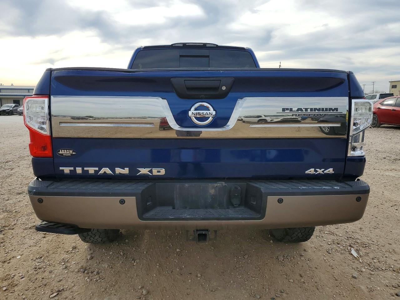 2016 NISSAN Titan