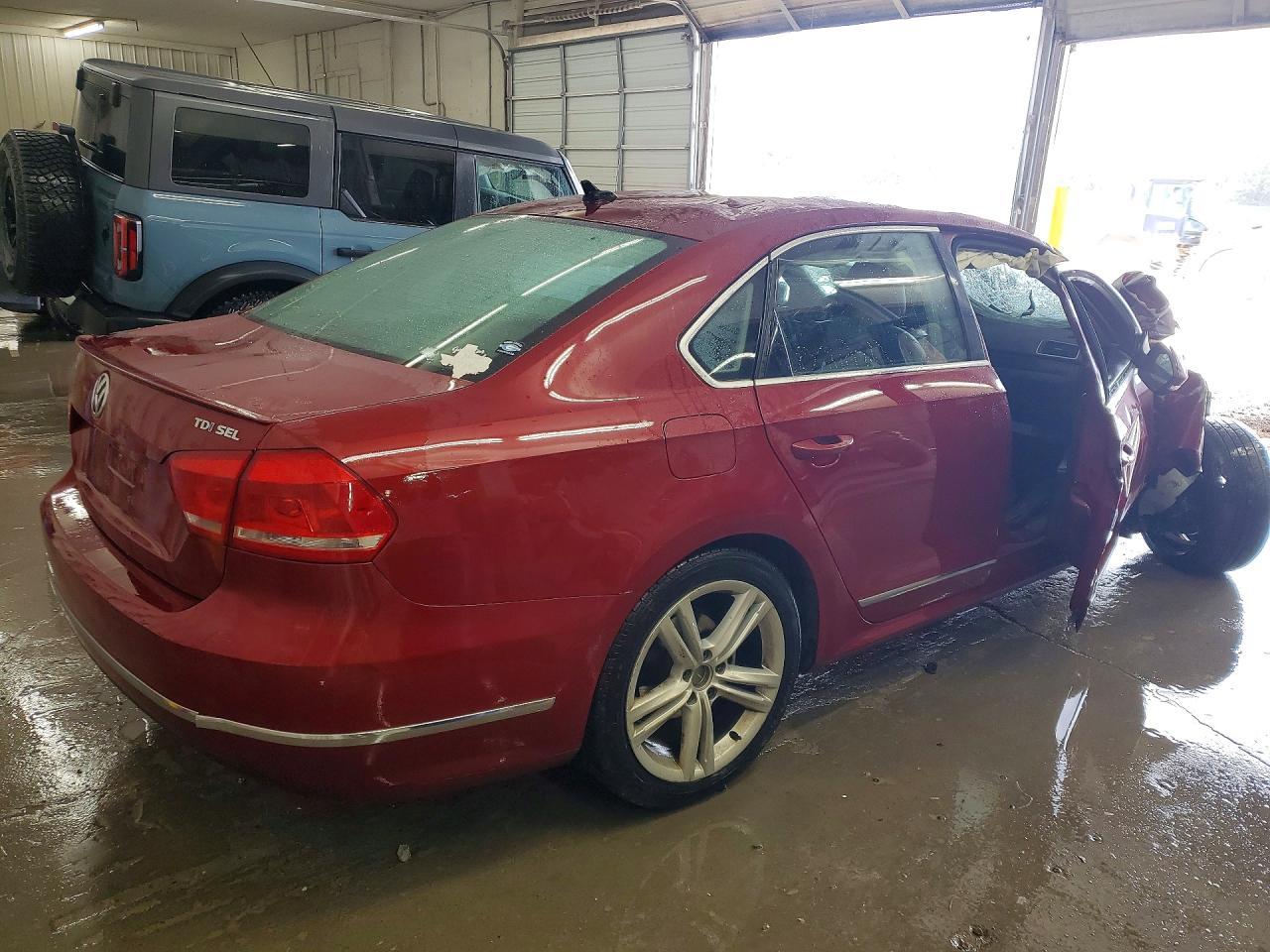 2015 VOLKSWAGEN Passat
