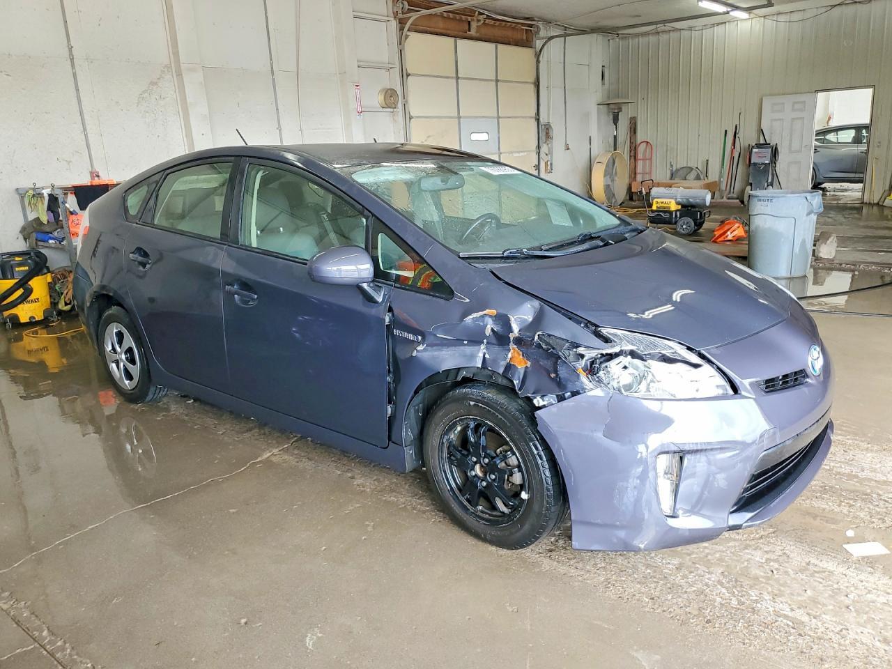 2015 TOYOTA PRIUS