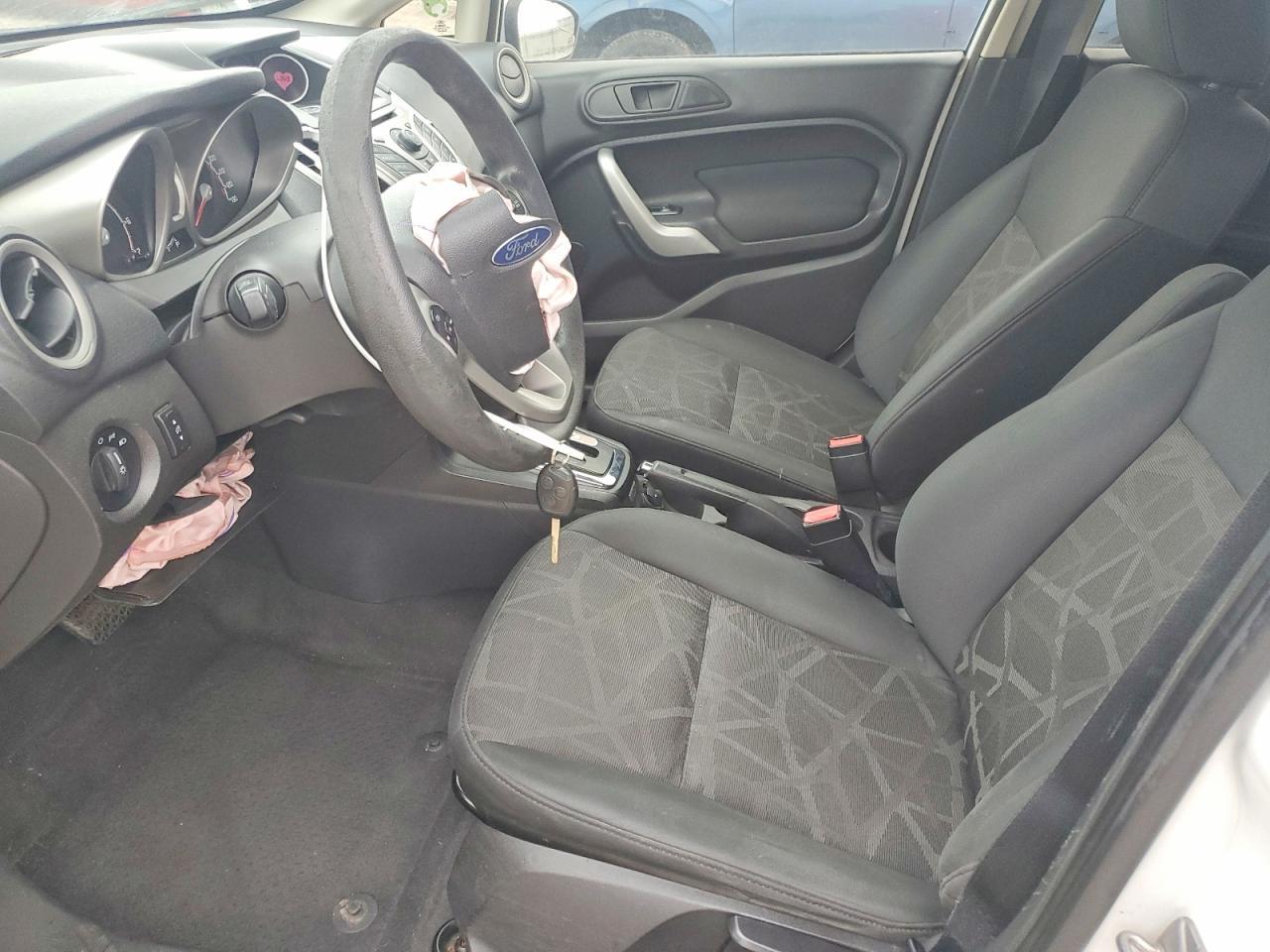 2012 FORD Fiesta