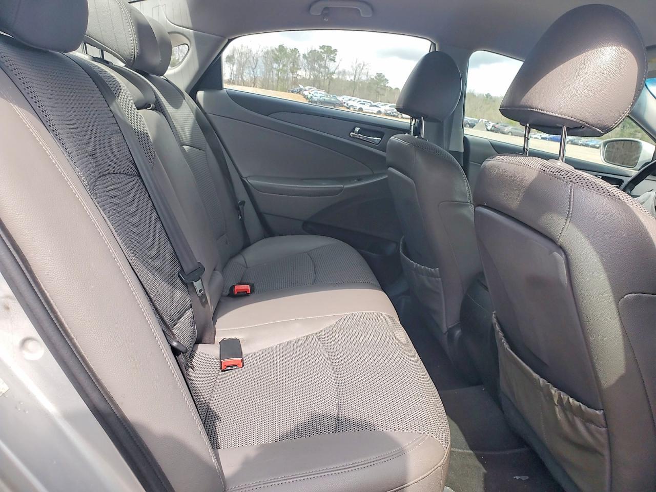 2011 HYUNDAI SONATA