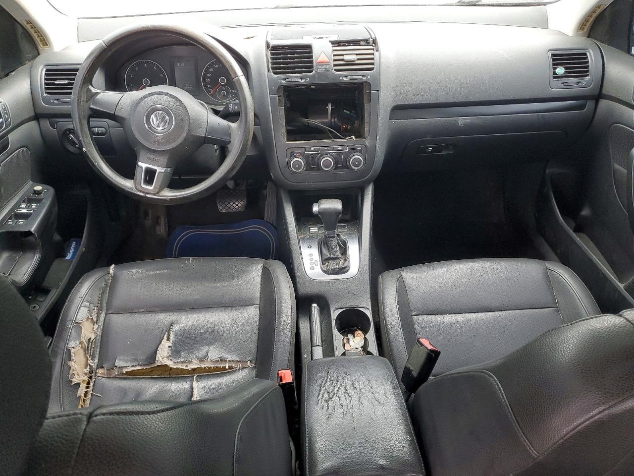 2010 VOLKSWAGEN JETTA