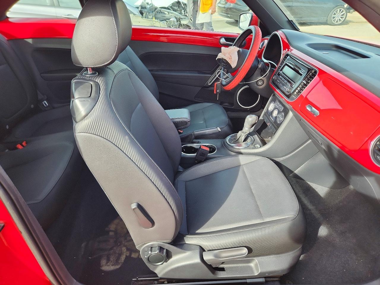 2015 VOLKSWAGEN Beetle