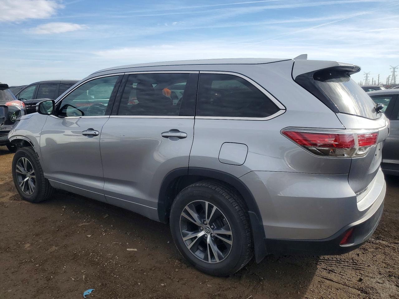 2016 TOYOTA HIGHLANDER