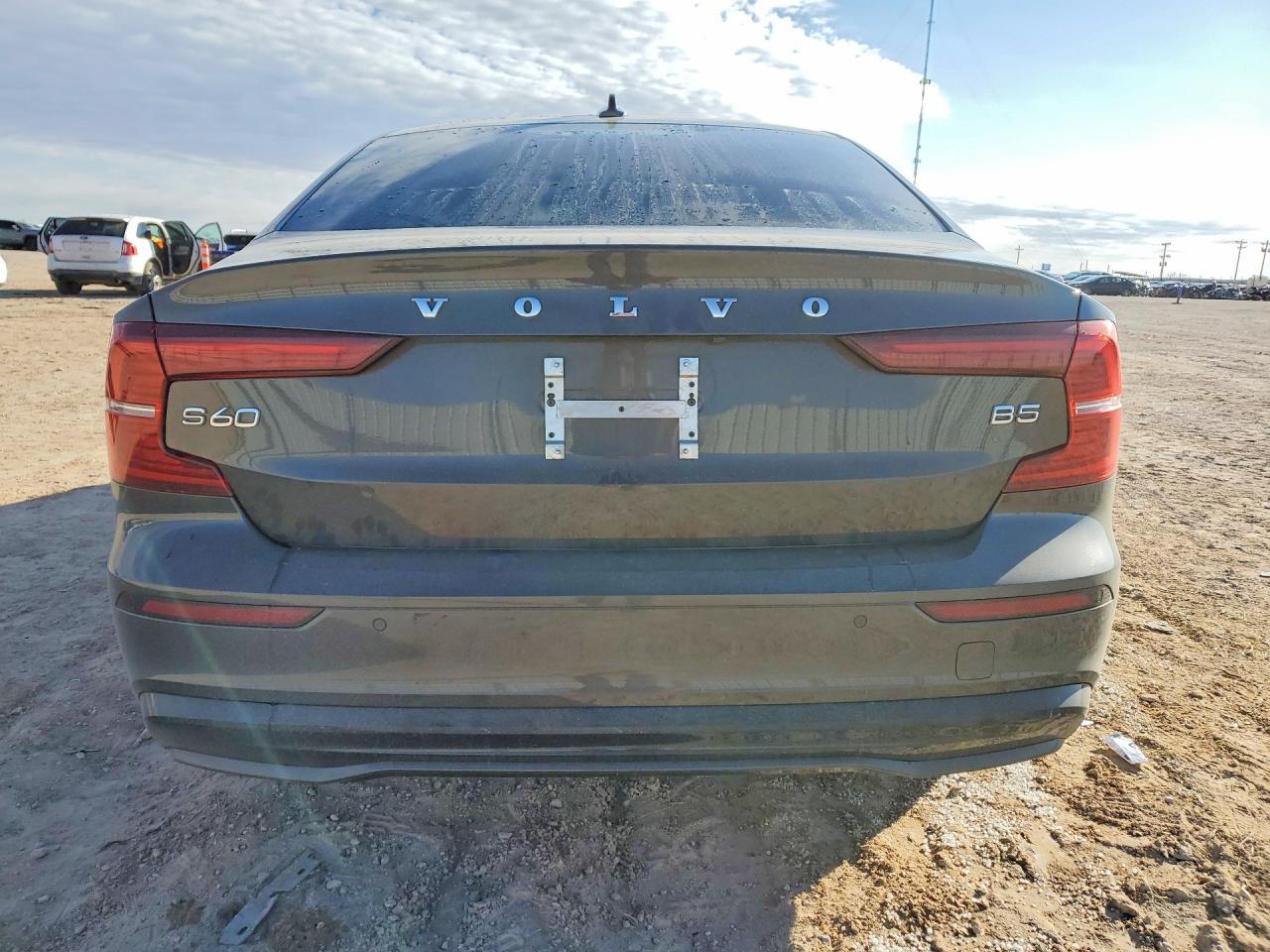 2024 Volv S60