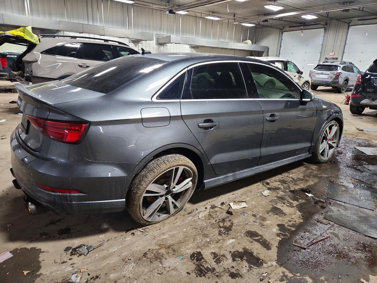 2019 AUDI RS3