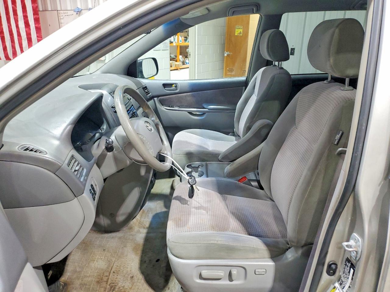 2006 TOYOTA SIENNA