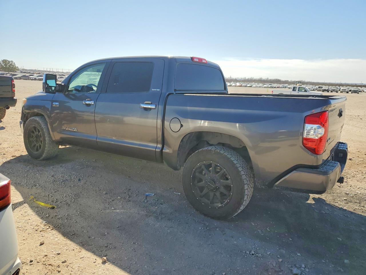 2017 TOYOTA TUNDRA