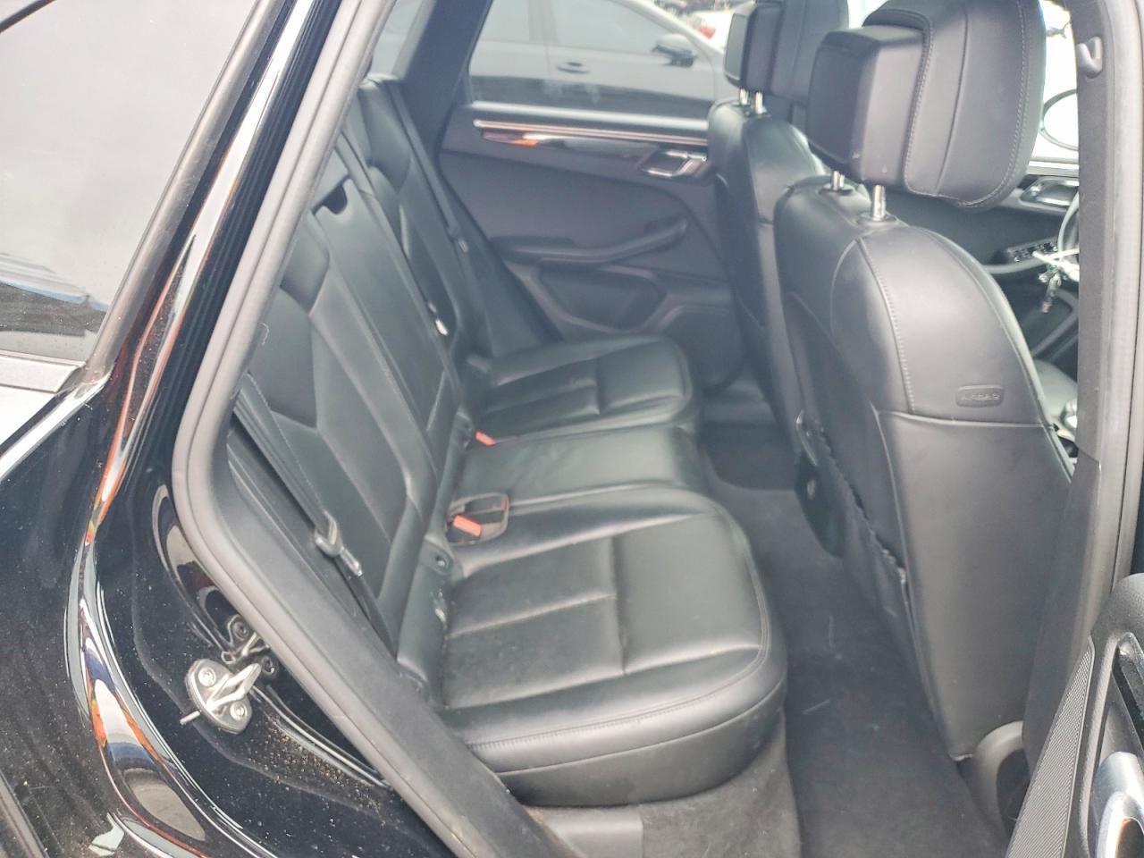 2019 PORSCHE Macan