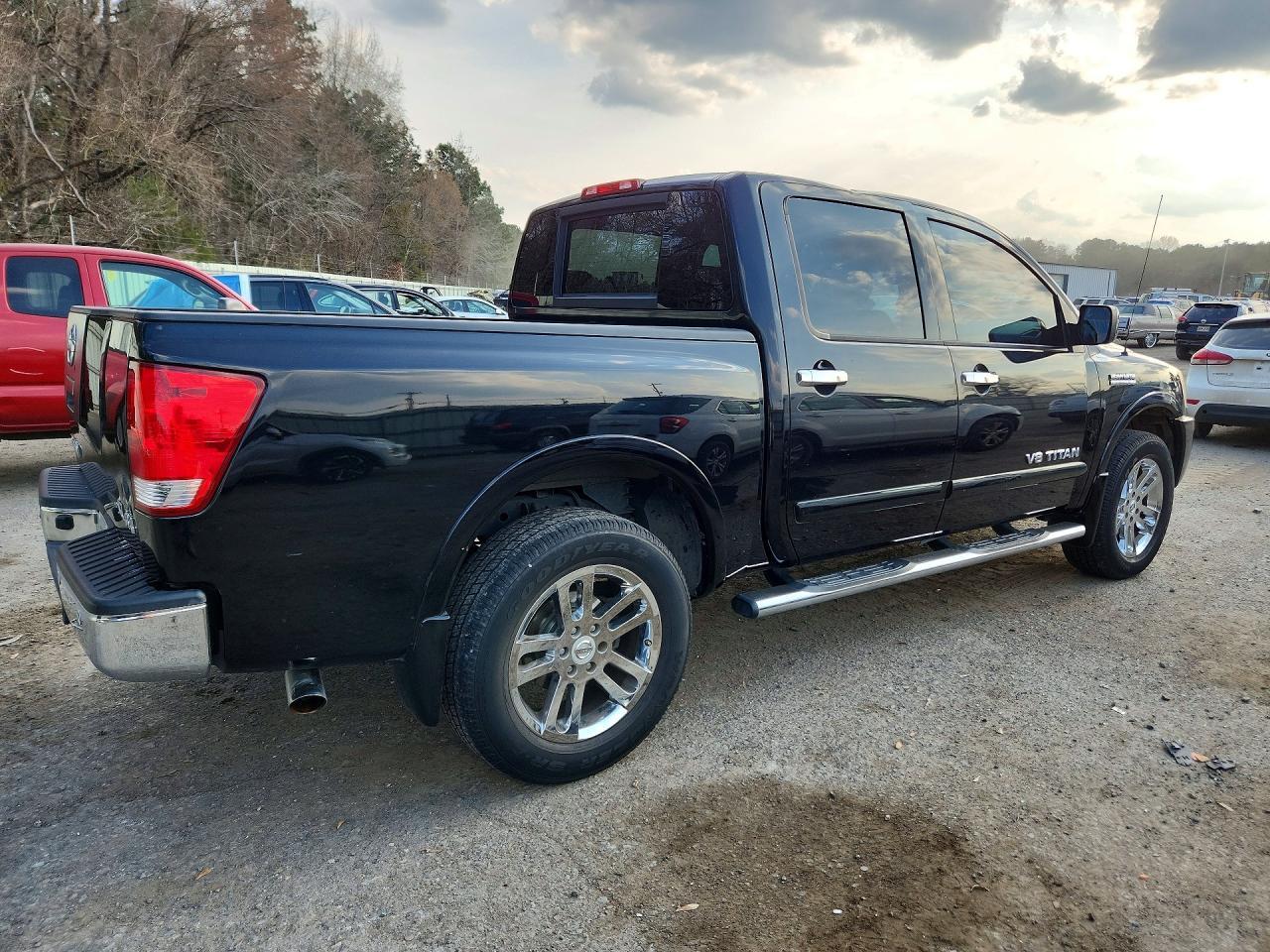 2011 NISSAN Titan