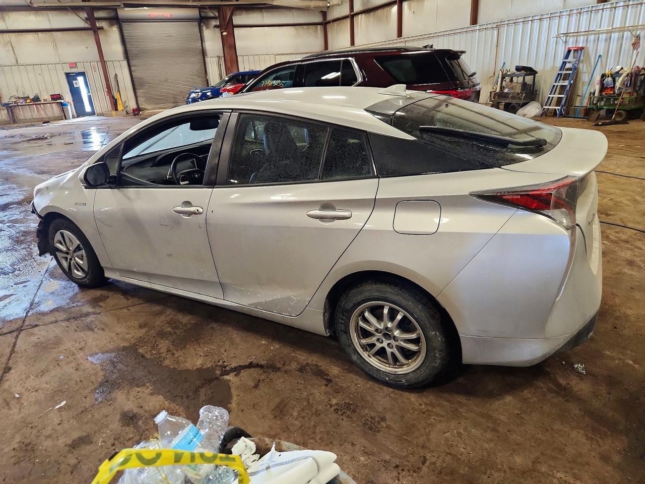2016 TOYOTA PRIUS