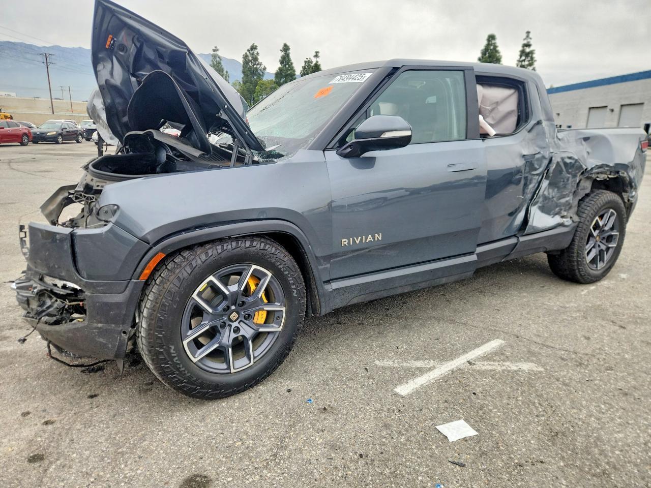 2022 RIVIAN R1t
