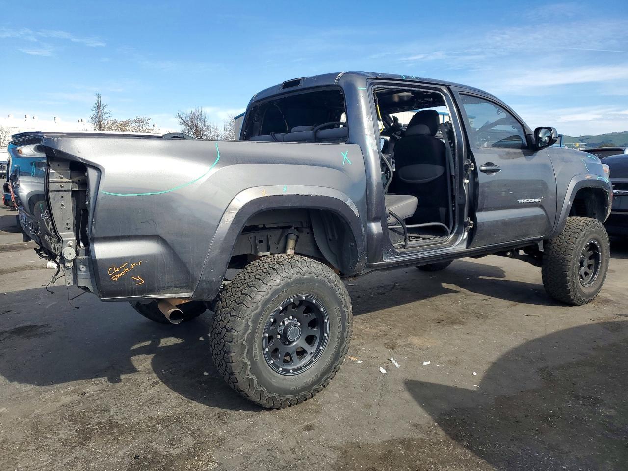2017 TOYOTA TACOMA