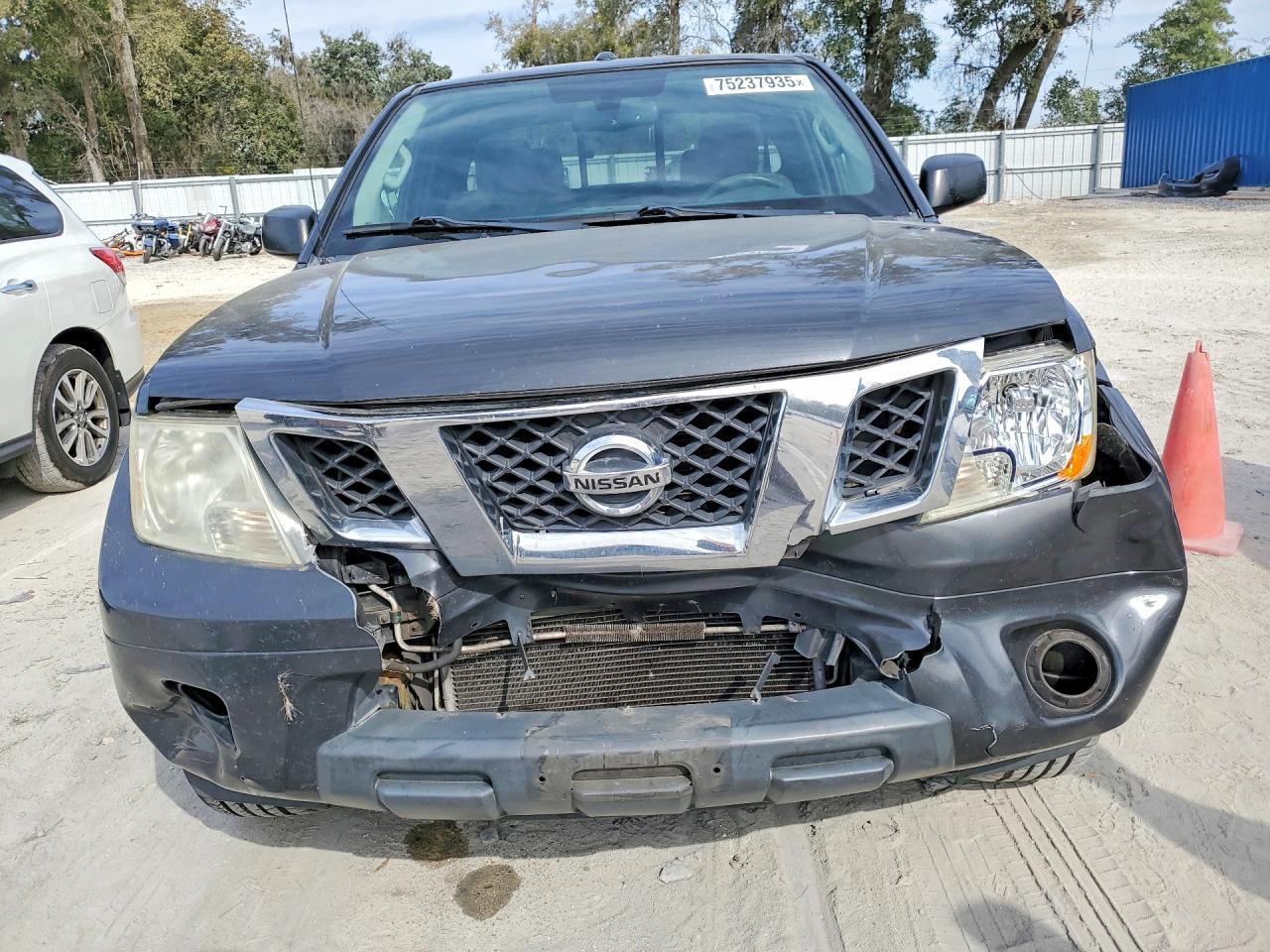 2012 NISSAN Frontier