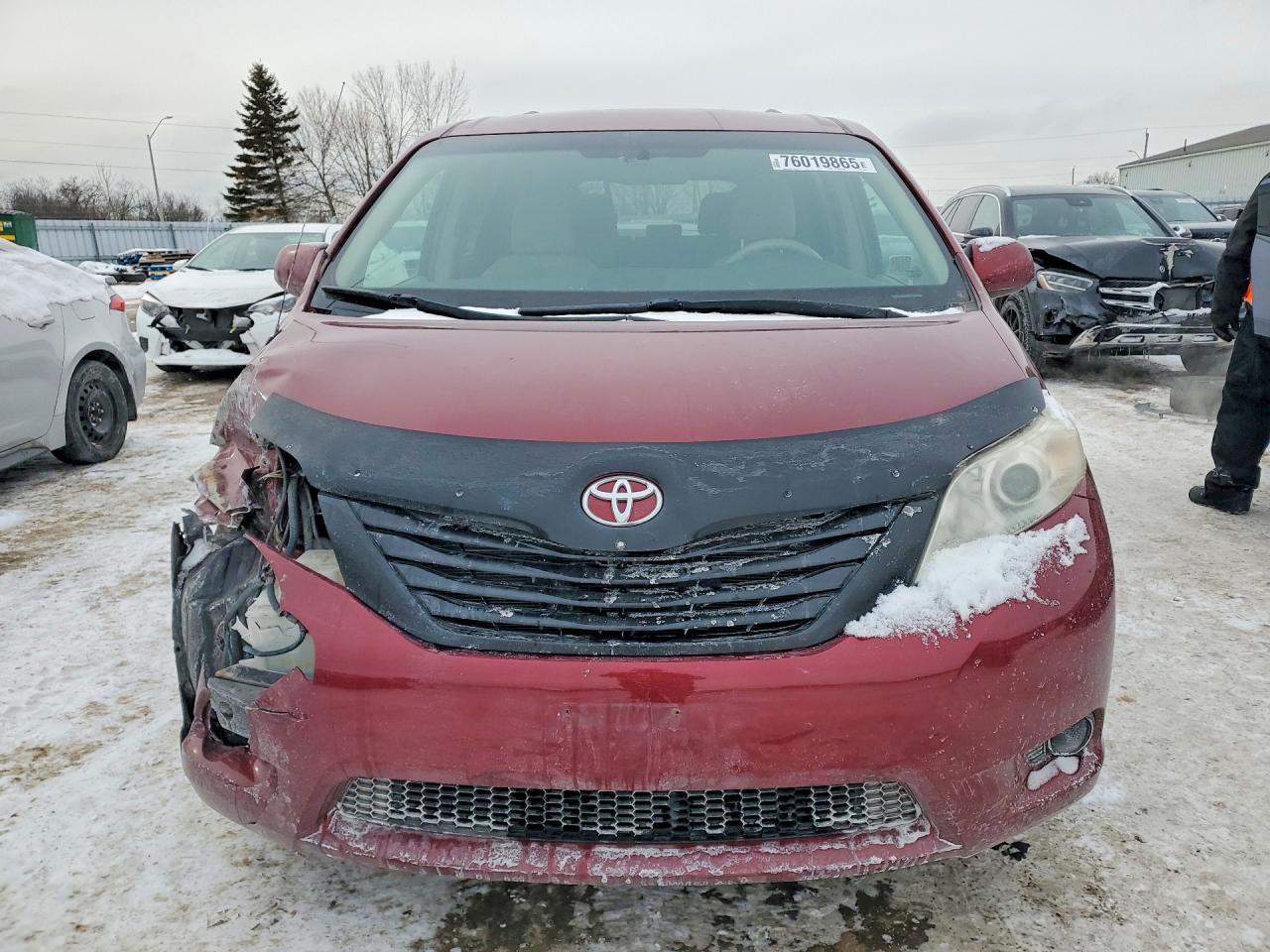 2012 TOYOTA SIENNA