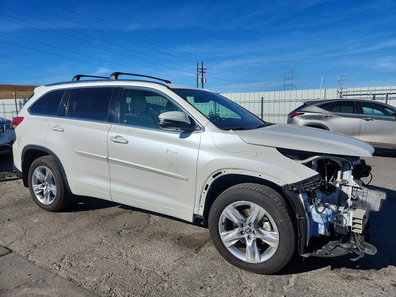 2019 TOYOTA HIGHLANDER
