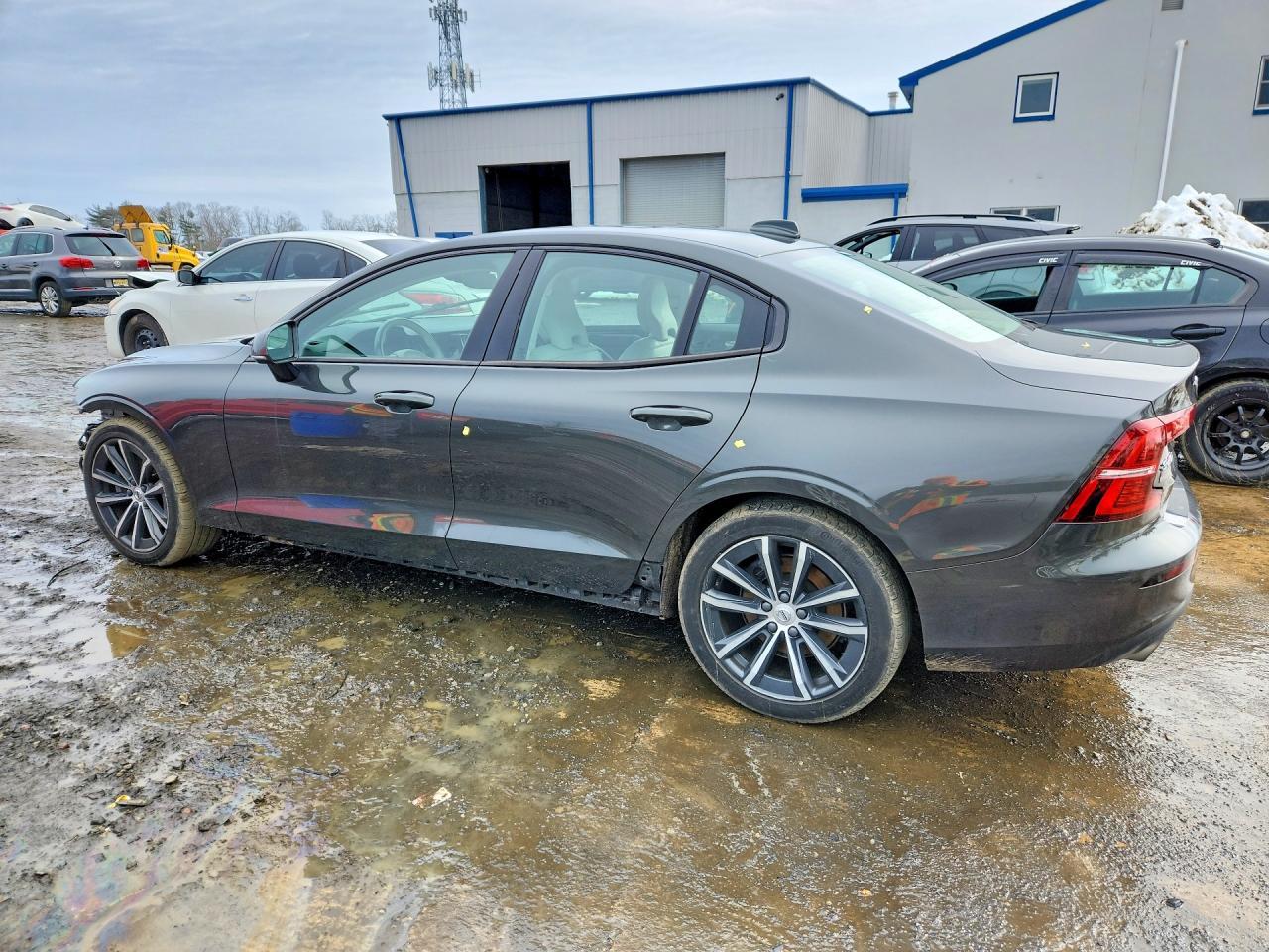 2021 VOLVO S60