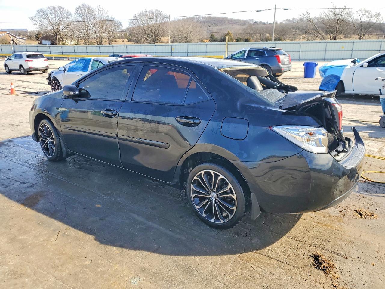 2015 TOYOTA COROLLA
