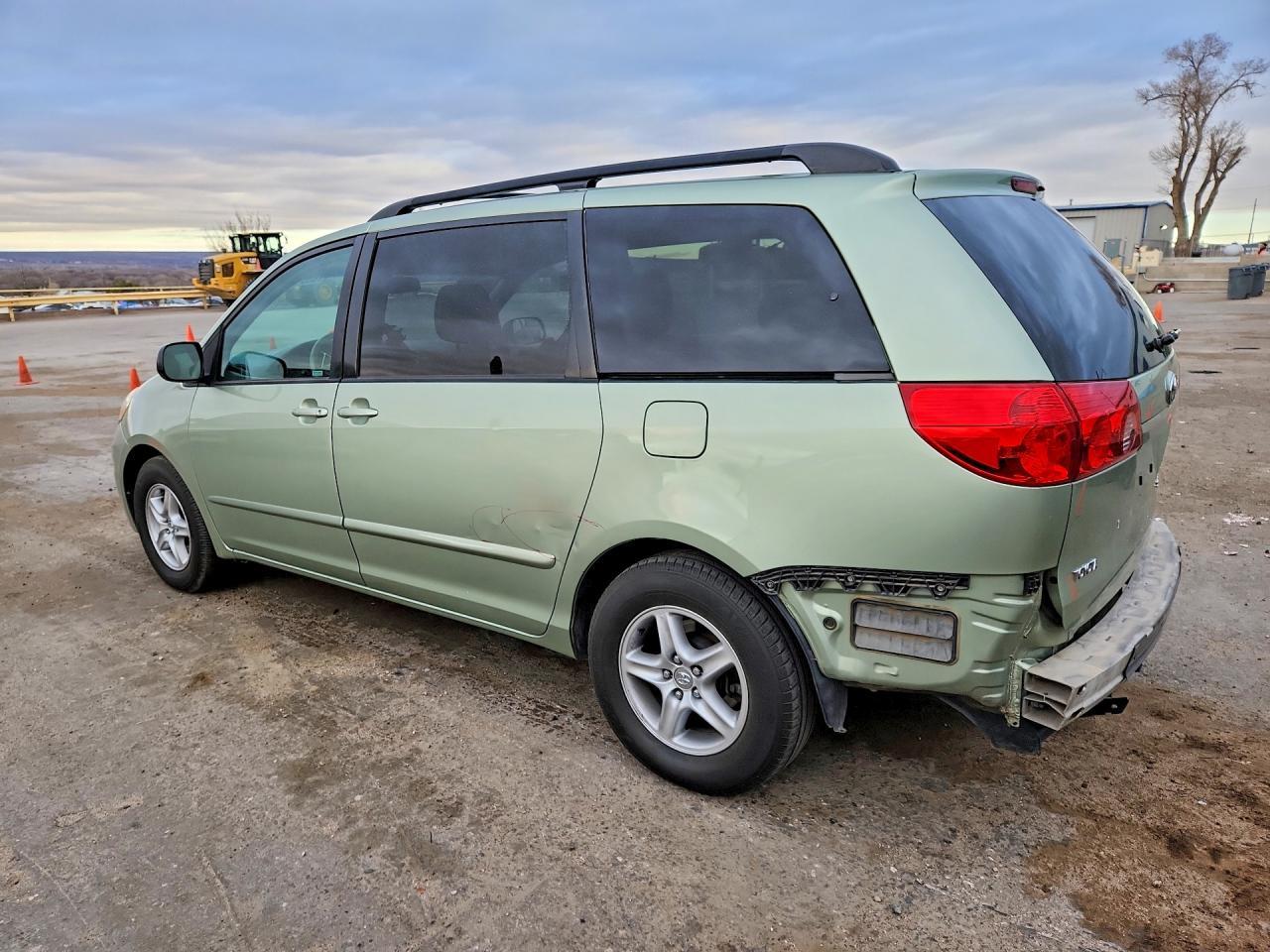2009 TOYOTA SIENNA