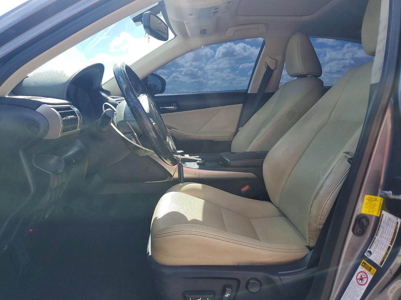 2016 LEXUS IS 200t