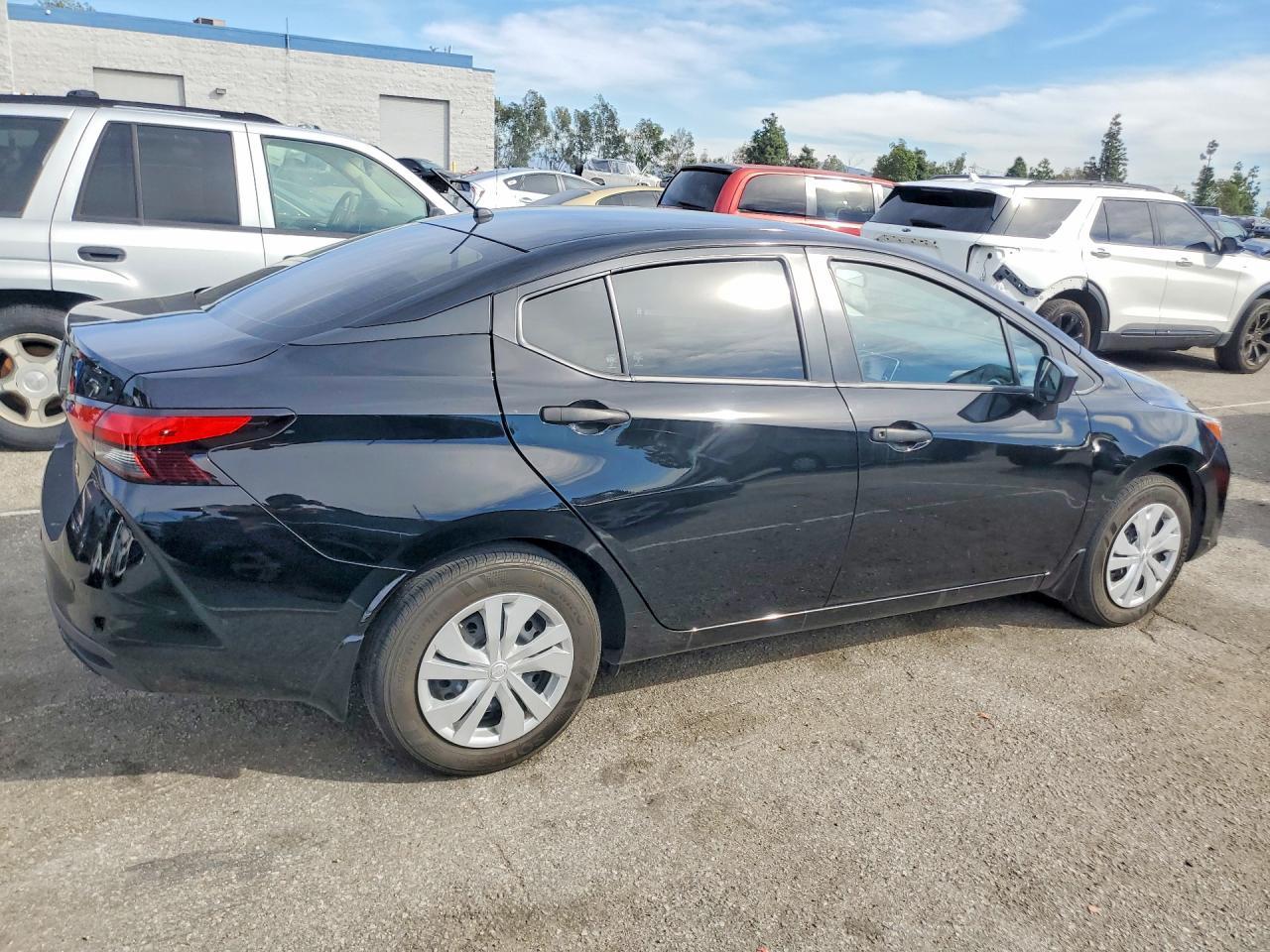 2024 NISSAN VERSA