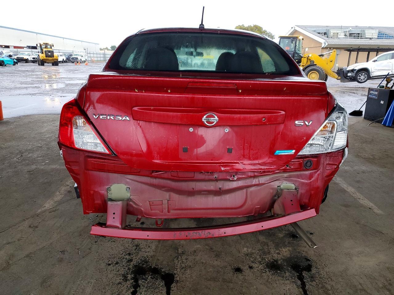 2015 NISSAN VERSA