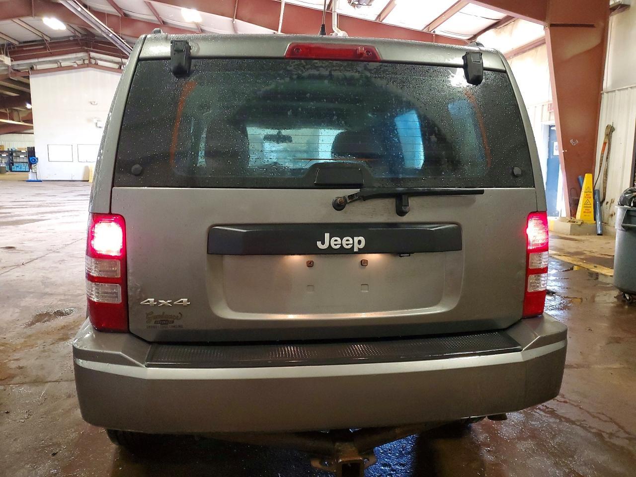 2012 JEEP Liberty