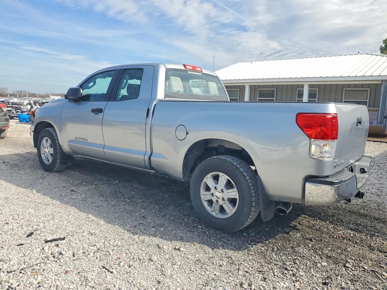 2011 TOYOTA TUNDRA