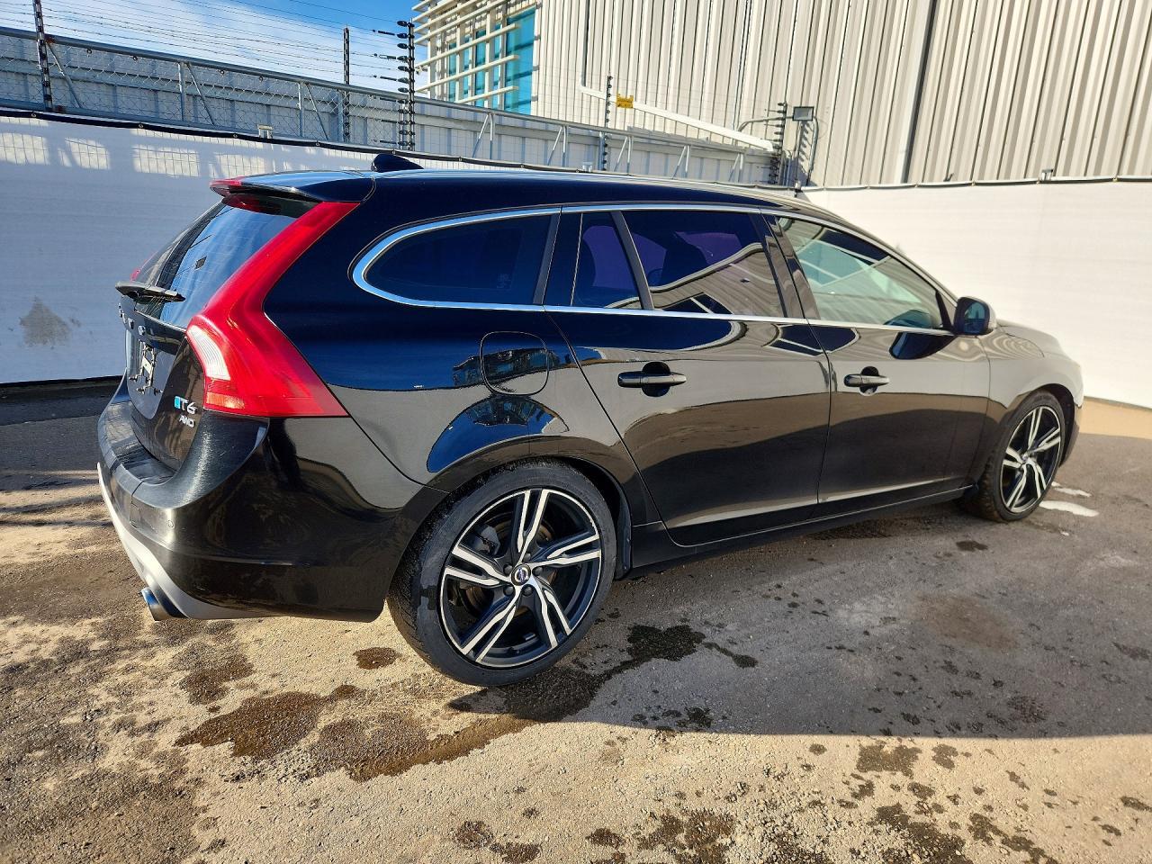 2017 VOLVO V60