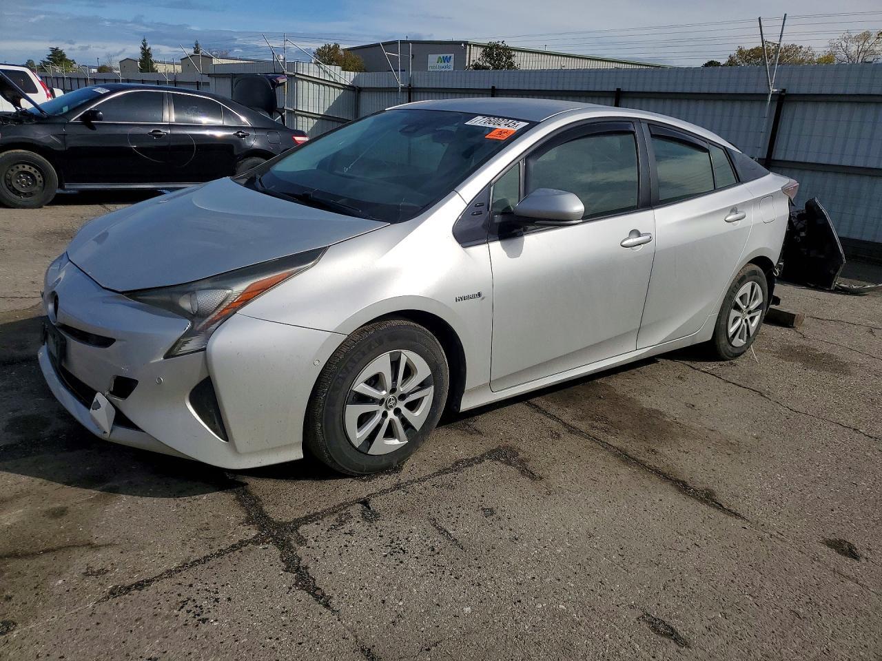 2017 TOYOTA PRIUS