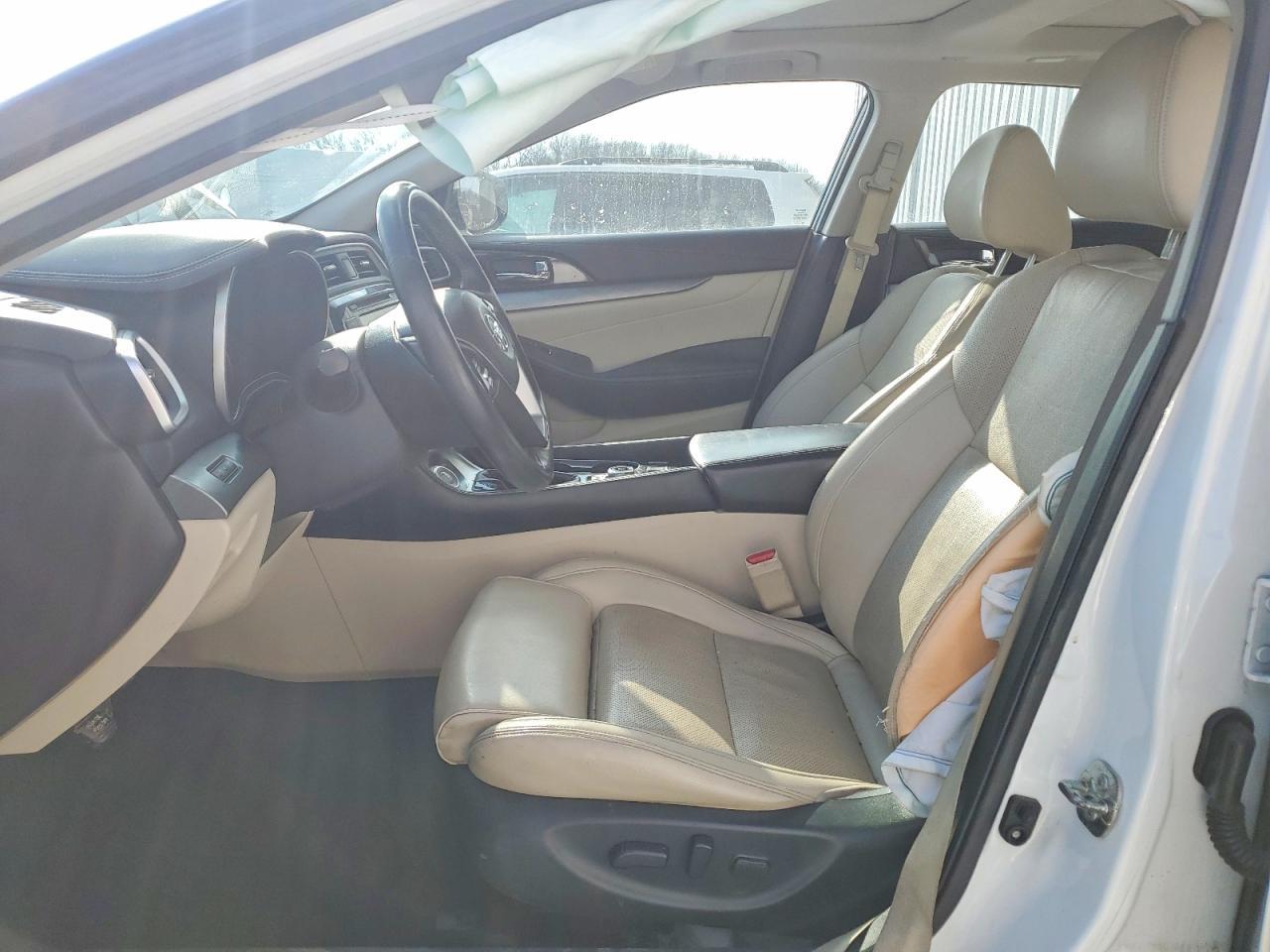 2017 NISSAN Maxima