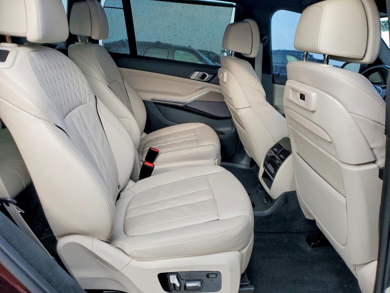 2022 BMW X7