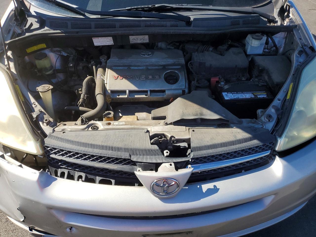 2005 TOYOTA SIENNA