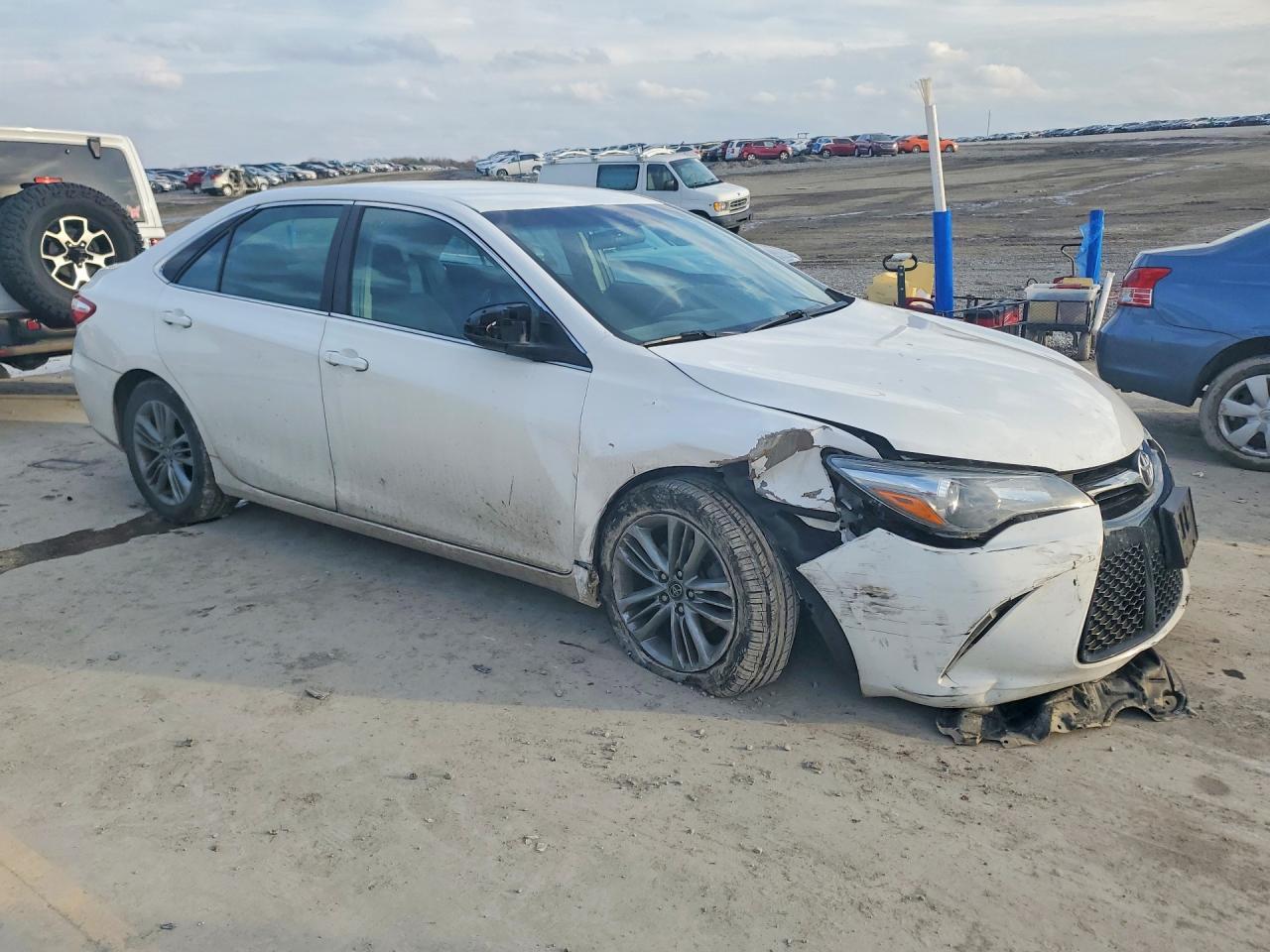 2016 TOYOTA CAMRY