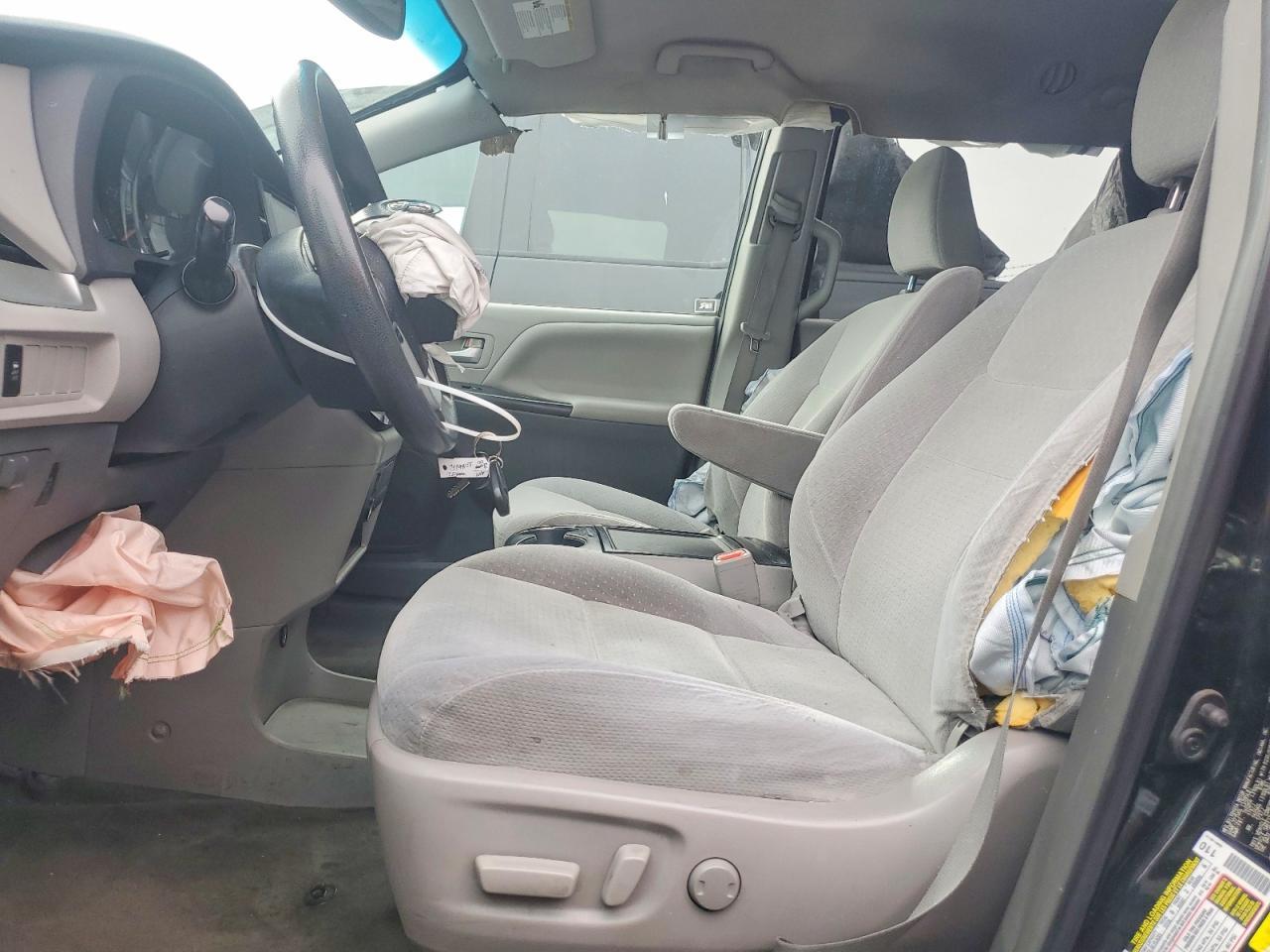 2015 TOYOTA SIENNA