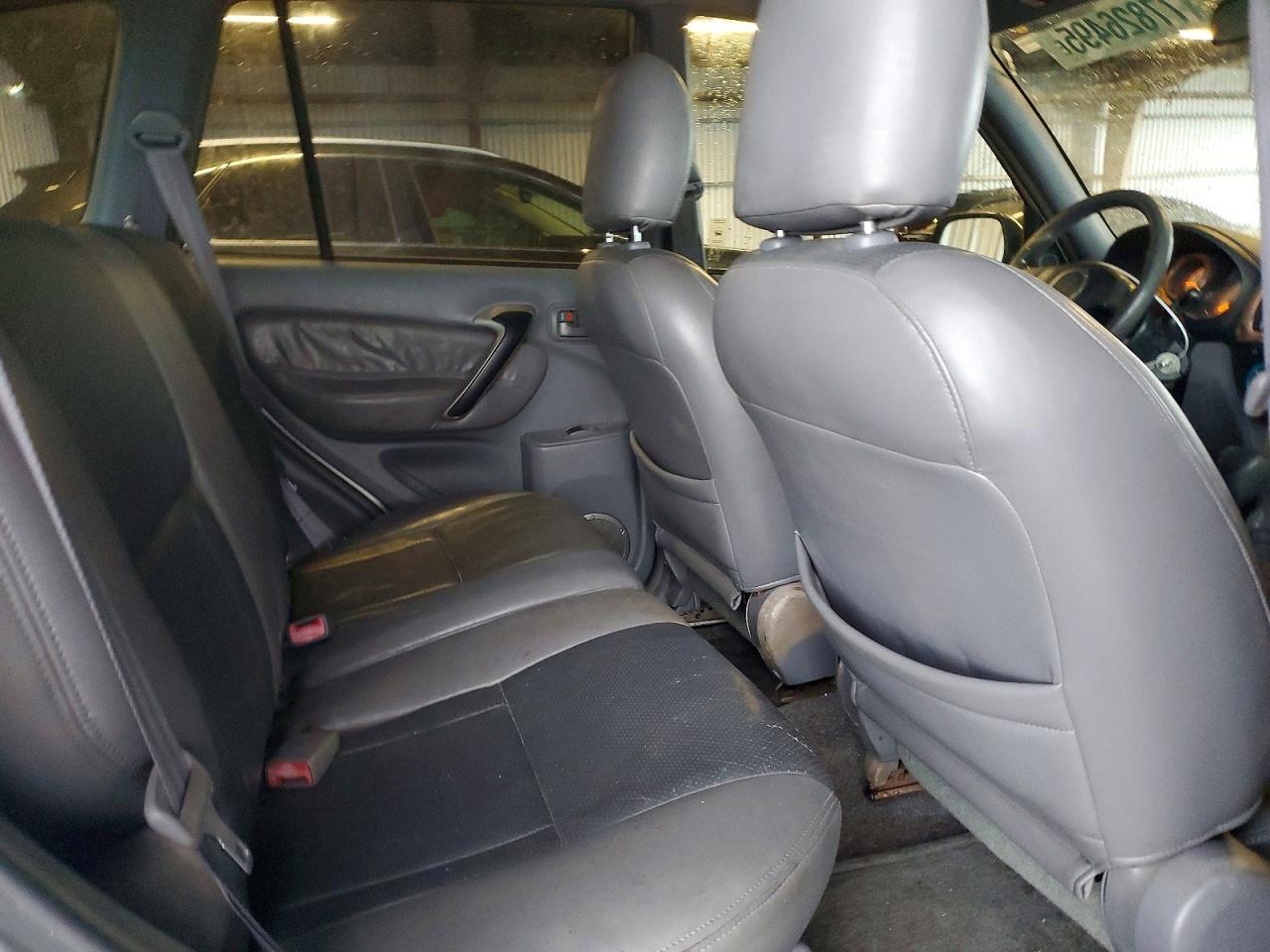 2002 TOYOTA RAV4